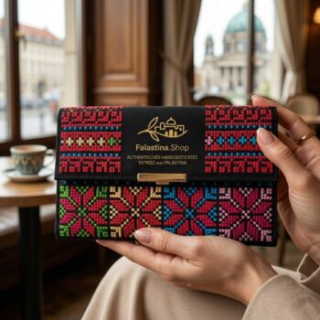 Premium Handgestickte Tatreez Clutch-Wallet "Palästina" – DMC-Seide & Black Canvas