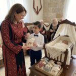 Exklusives Handgesticktes Palästina Gastgeschenk zur Baby-Woche “Seebou” – Kamel-Motiv
